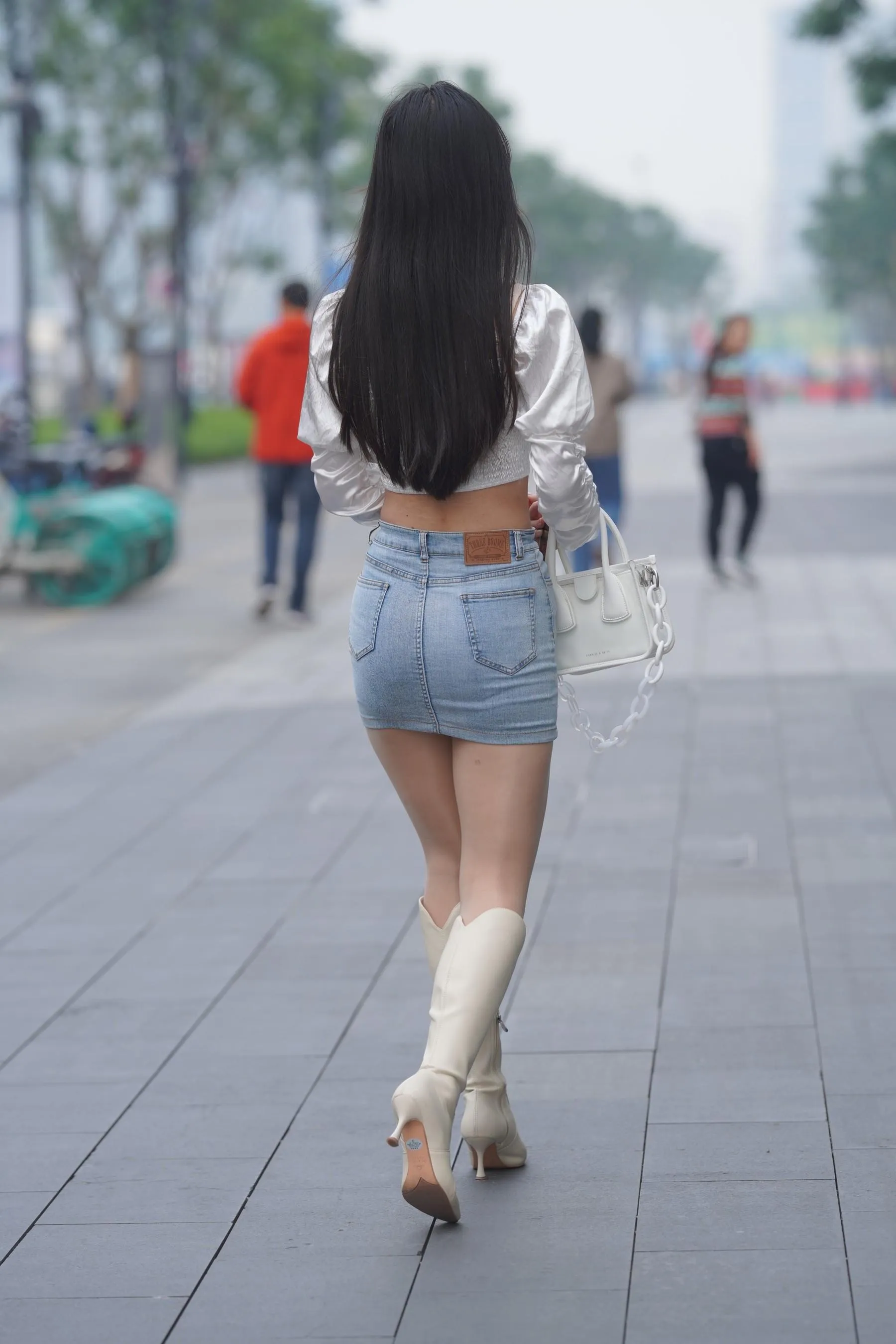 魔镜街拍 NO.170 凯恩街拍摄影-牛仔裙小姐姐 [304P]插图3